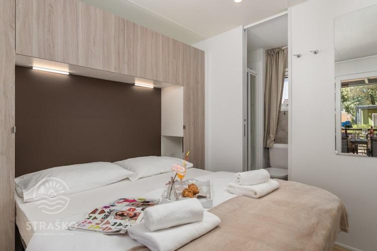 Premium Mobile Home In Novalja Exterior foto